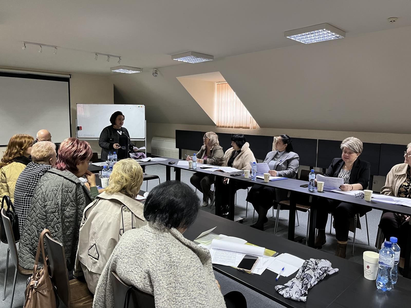 You are currently viewing Організаційні питання та плани на майбутнє: І засідання пленуму та президії комітету Закарпатської обласної організації Профспілки